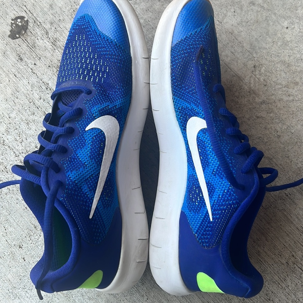 Nike Free RN running shoes. Boys/men size 7. Excellent condition. Barely worn. - Picture 11 of 12